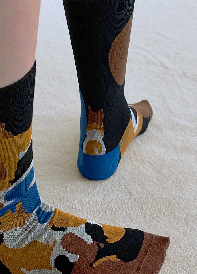 叢林萌犬不對稱拼貼設計長襪